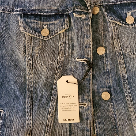 NWT Express Western Yoke Distressed Denim Trucker Jacket - Picture 7 of 7